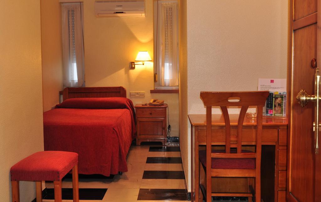 Hotel Los Rosales Almansa Oda fotoğraf